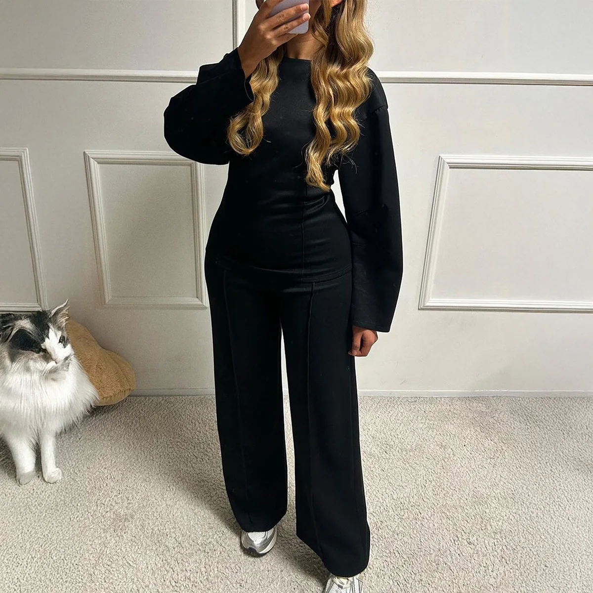 2025 الملابس النسائية مطابقة مجموعات بانت عارضة أزياء تي شيرت وسراويل قطعتين مجموعة