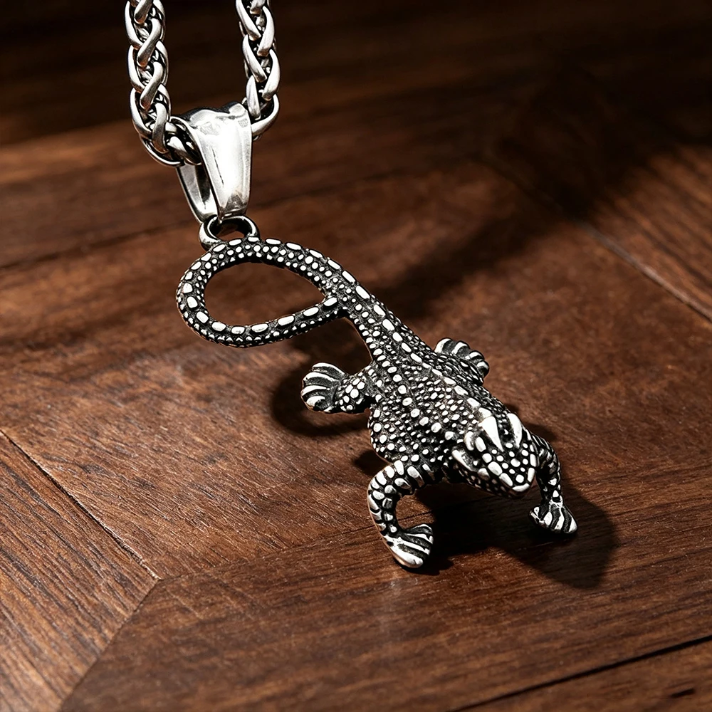 Lizard Pendant Necklace Unisex - Vintage Fashion Stores 评论和价格