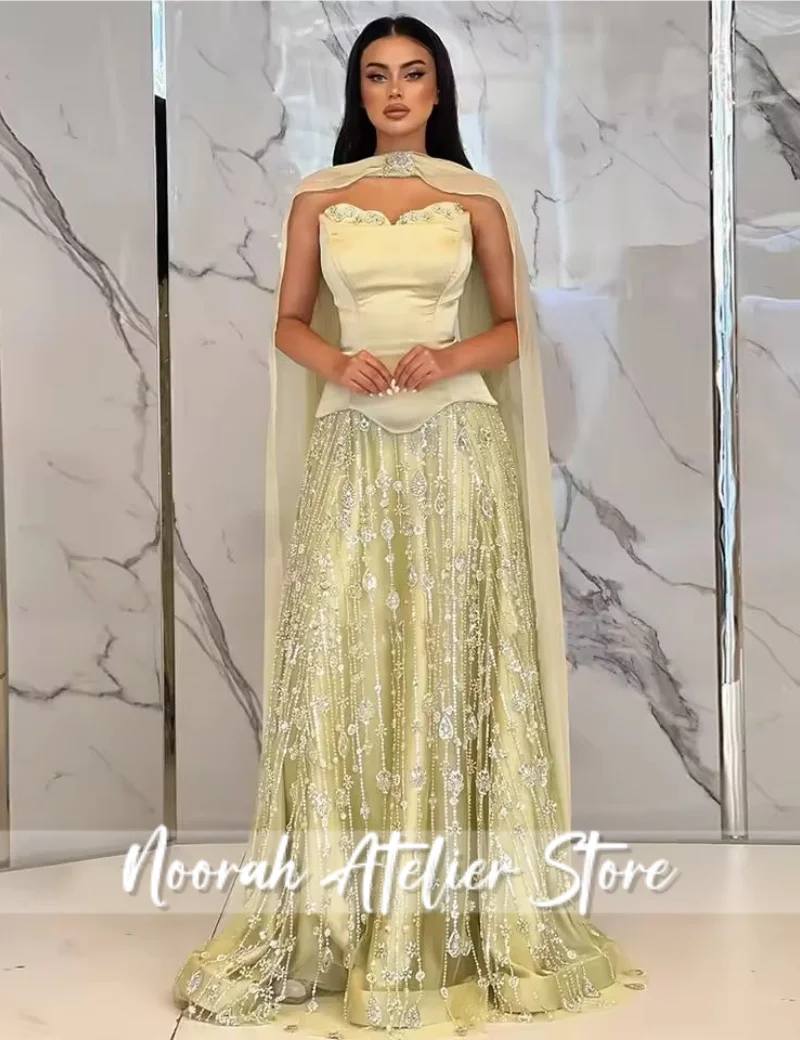 فستان سهرة أنيق على شكل حرف a للنساء مع شال على شكل قلب خرز طويل رسمي للحفلات الراقصة وحفلات الزفاف 2025 مخصص