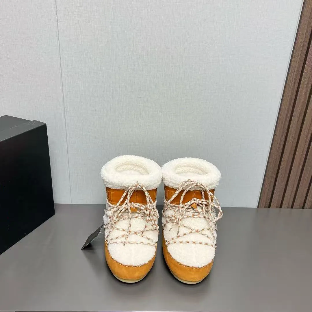 

2026 New Winter Fashion Solid Color Height-Enhancing Outdoor Travel Warm Women's Plush Snow Boots
