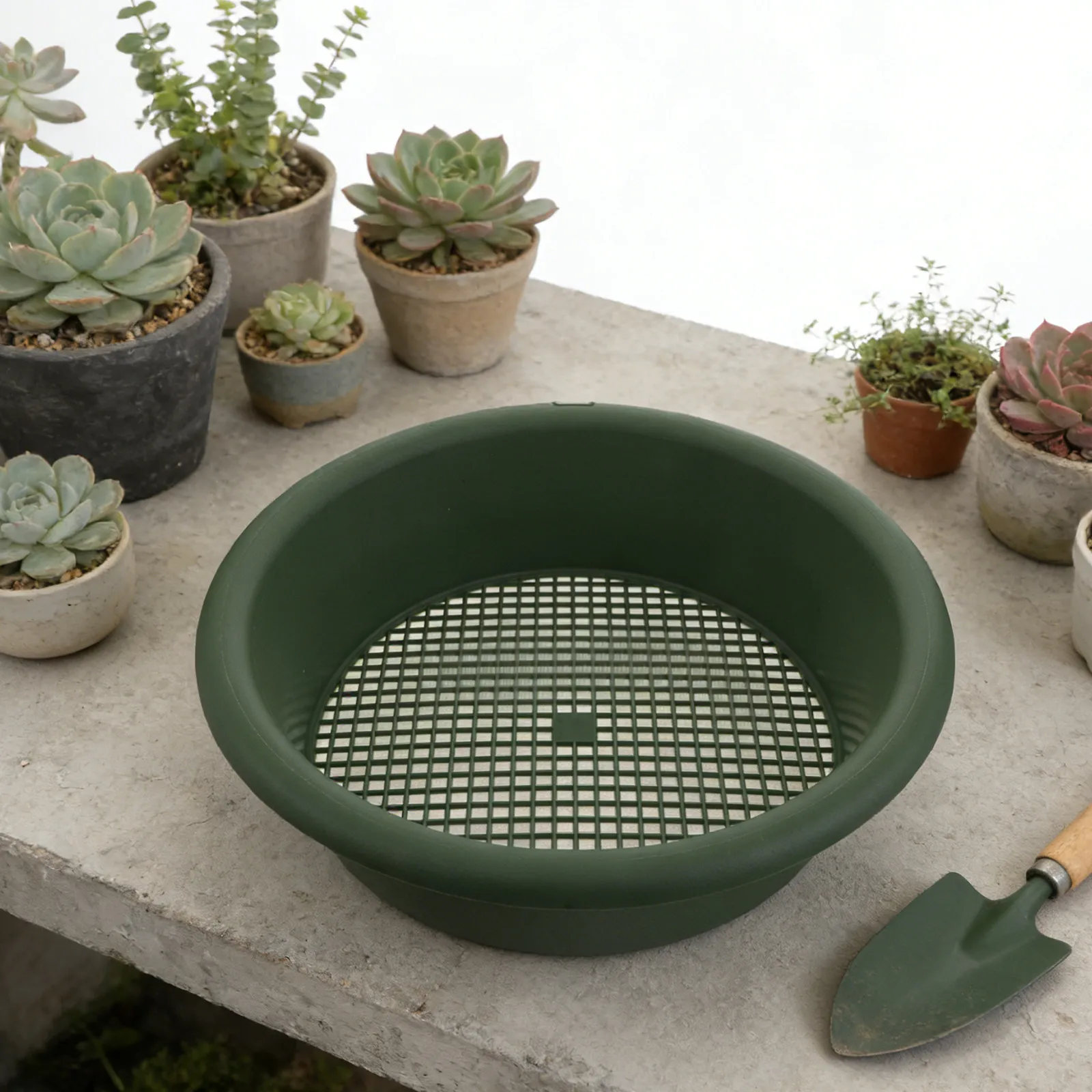 Garden Sieve Soil Sifter Plastic Mesh Handheld Screening Tool for Dirt Sand Gravel Compost Fine Mesh 10 Inch Inner Diameter 0.2
