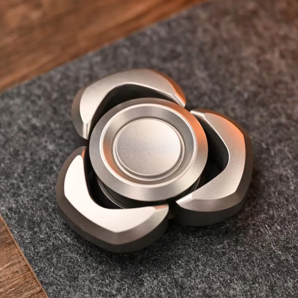 FeiFeiEDC Moonlight Fidget Spinner Three-Bladed Metal Stress Relief Toys Hand Spinner Novelty Toy Portable Office Accessories