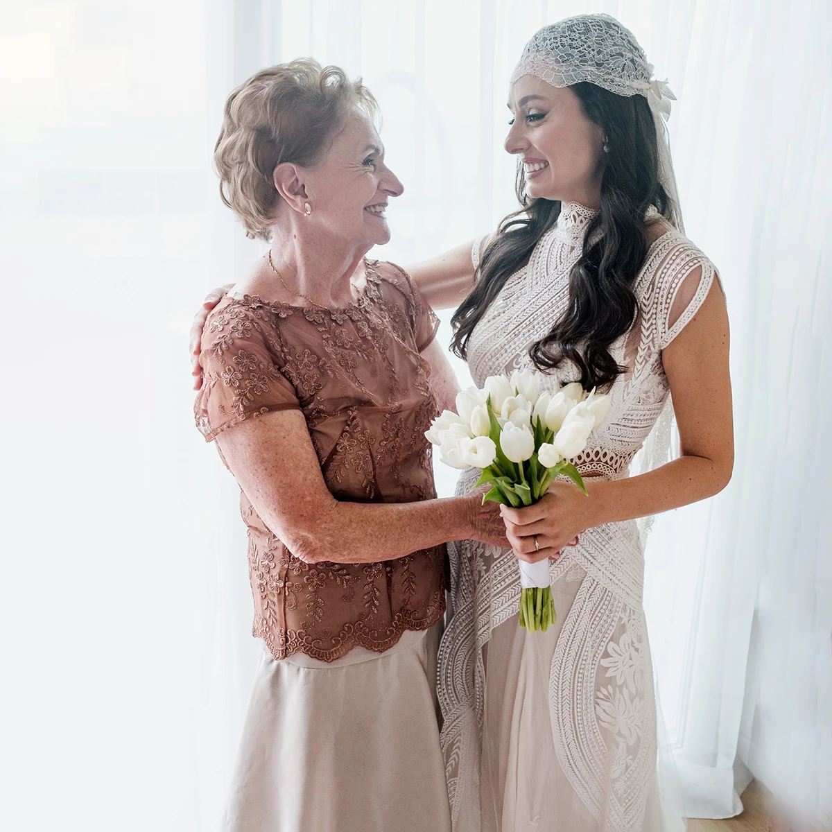 Crewneck Cutout Lace Capped Sleeves Boho Bridal Gowns Sheer Tulle Customized Sheath Plus Size Hippie High Collar Wedding Dress