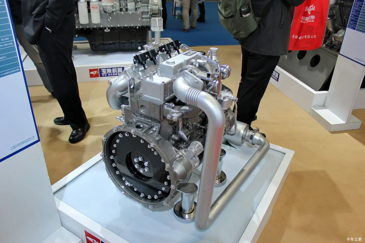 Yuchai YC4FA115N-50 3L 4-Cylinder Natural Gas Engine Assembly 115HP 300N.m Euro 5 Clean Energy CNG/LNG for Public Transport