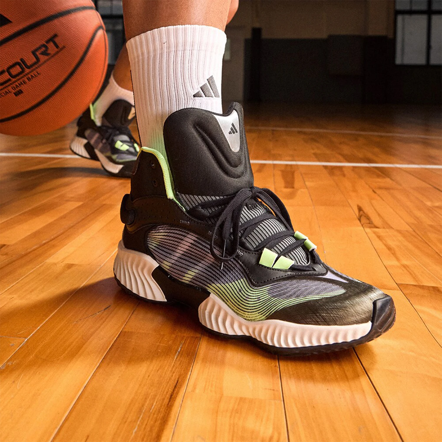 

Adidas оригинальные мужские практичные баскетбольные кроссовки PRO VENTILATE MID JH8079