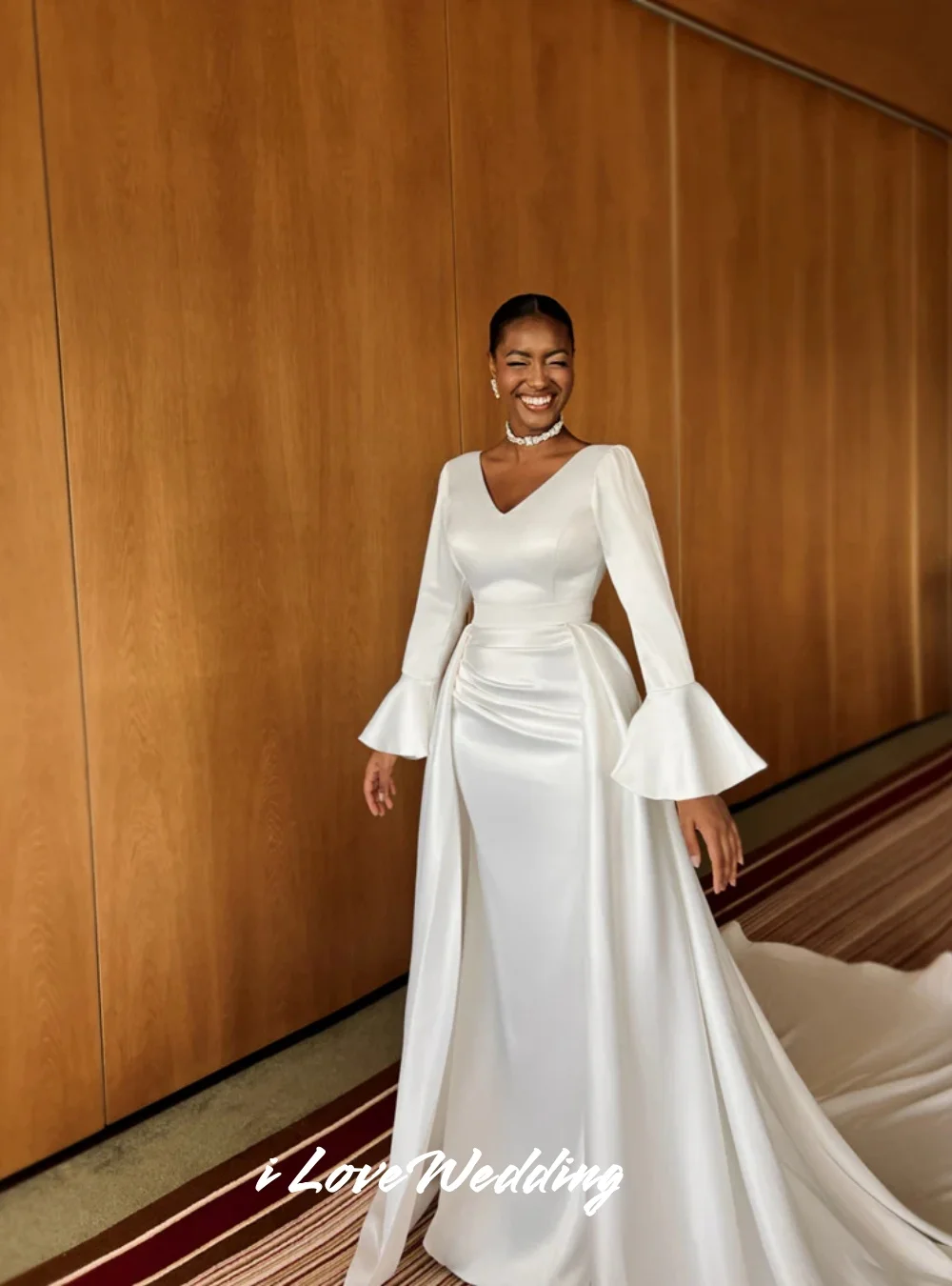 White V-neck Wedding Dresses 2025 Long Sleeve Mermaid Saudi Arabia Sweep Train Muslim Floor-Length Pleated Party Dress Customize