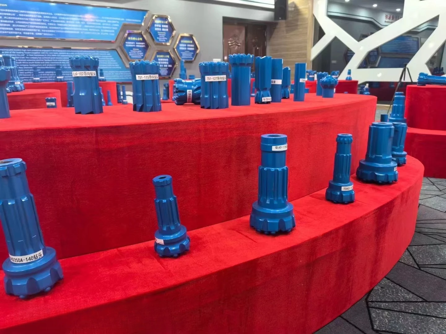 High-Pressure DTH Bit Carbide Button Bits for Ore Mining New Drilling Tool for Water Well Drilling Quarry Mineral Exploration