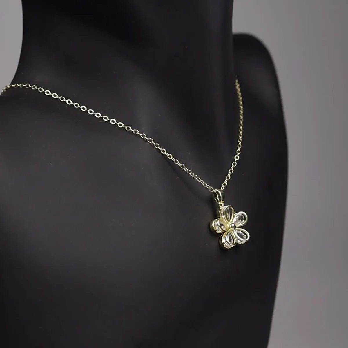 Rotatable Flower Zirconia Colar Pingente para Mulheres, Aço Inoxidável, Banhado a Ouro, Charme Romântico, Jóias de Luxo para Meninas