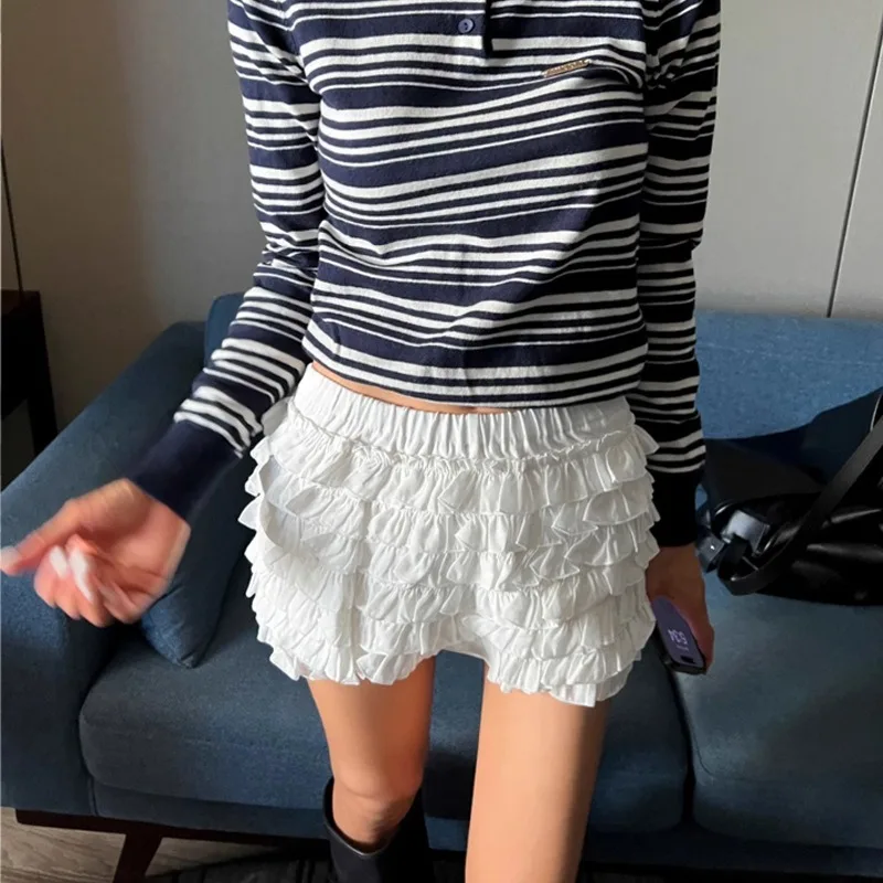 Spodnie damskie na wiosnę i lato 2025, urocze, z odkrytymi nogami, długie spódnico-spodnie typu \"cake\", z koronką w kształcie grzybów i bufiastymi szortami z kwiatowymi pąkami.