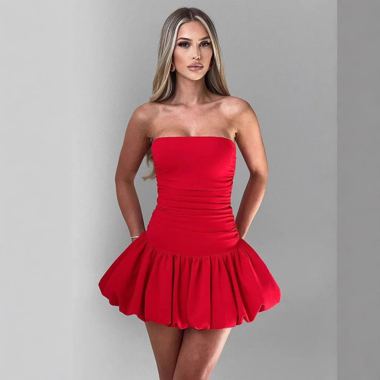 Winterkleidung für Damen, sexy schulterfreies, einfarbiges, trägerloses, ärmelloses, kurzes Kleid für Frauen, dehnbares Polyester-Bodycon-Kleid.