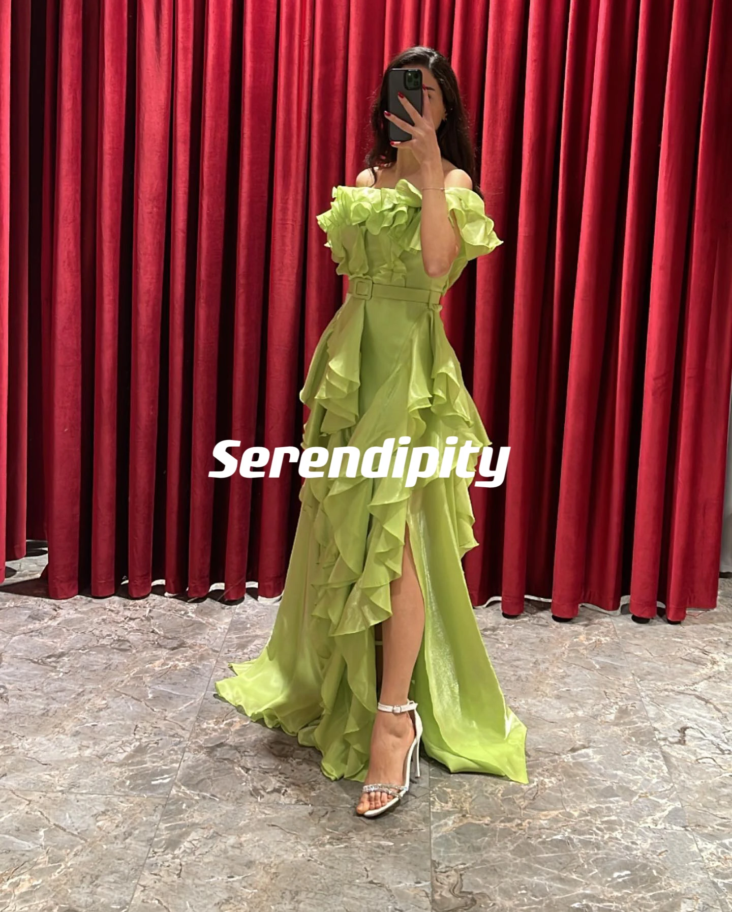 Serendipity muslimex squars csaw bondesal abito da sera Line Collar Ball-Gown Satin Zipper Up Cap Straps maniche lunghe Prom Gown 2024