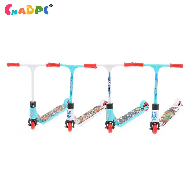 1pc Finger Scooter Mini Skate Park Ramp Set Fingertip Bike Fingerboard Extreme Sports Toys Bikes Fingerboard Toys Random Color