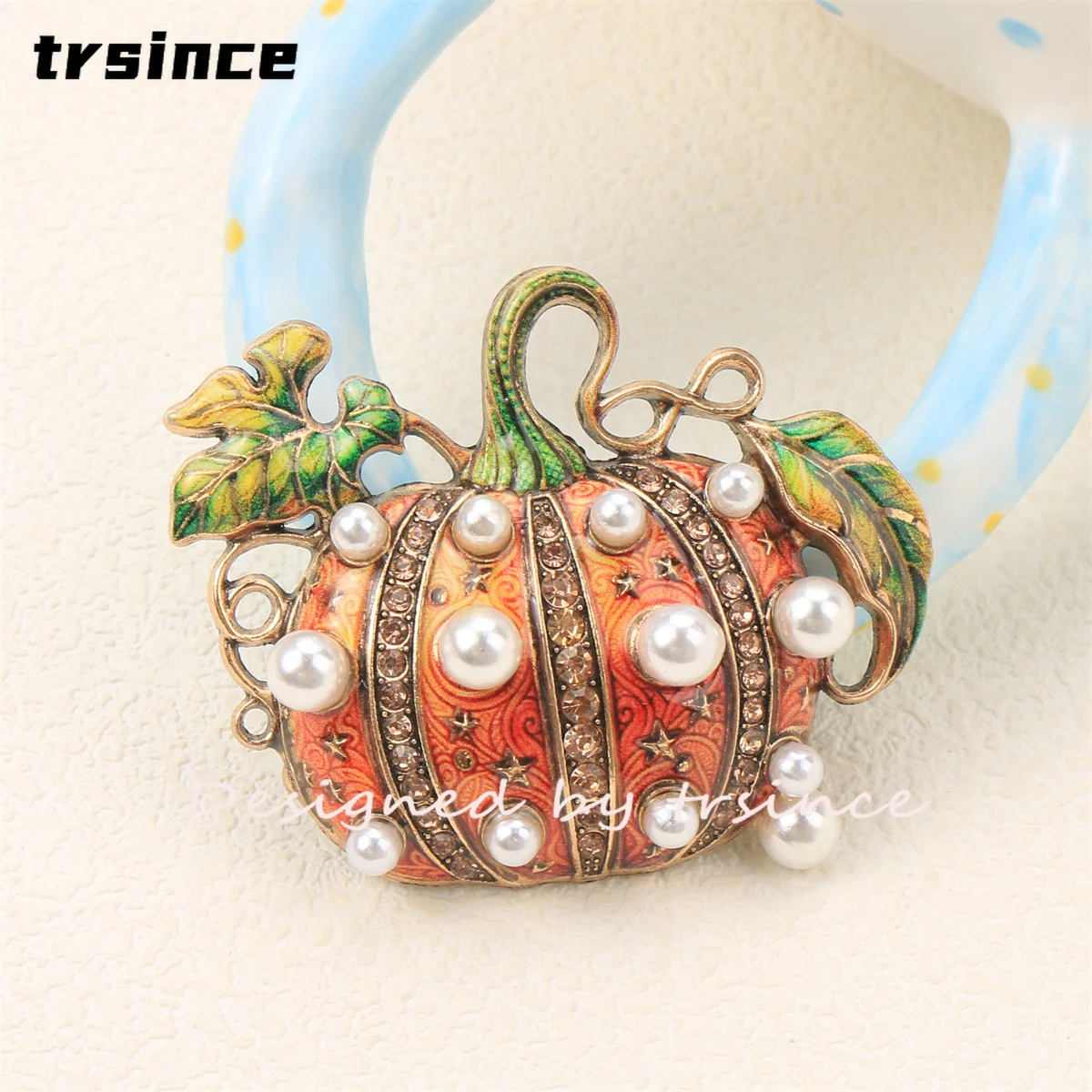 Halloween Pumpkin Brooch Vintage Rhinestone Pearl Pumpkin Lapel Pin Fall Theme Jewelry Gift for Ladies Party Suit Accessories