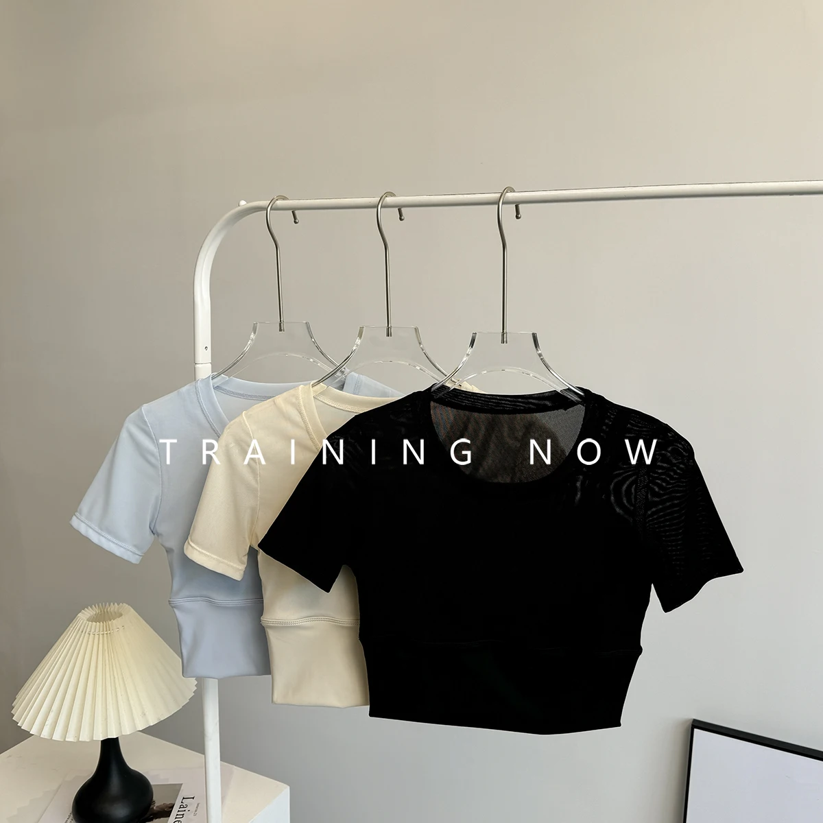 

Sport short-sleeved women's summer fashion and beautiful yoga exercise top with chest pad breathable quick-drying morning