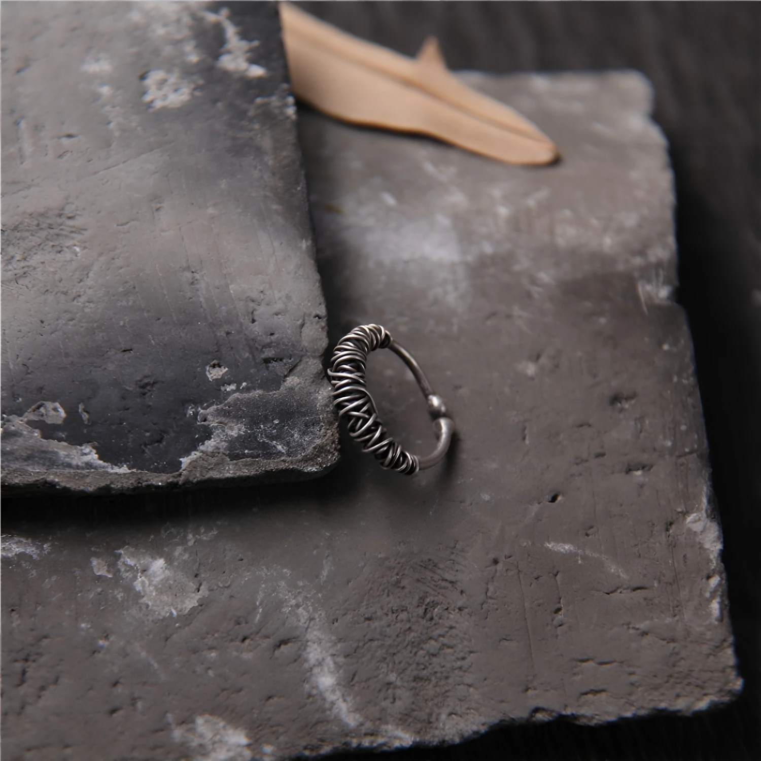 Handmade S925 Silver Wrapped Thread Ring Vintage Worn Look Unisex Open Hand Ring Fashionable Geometric Design Jewelry