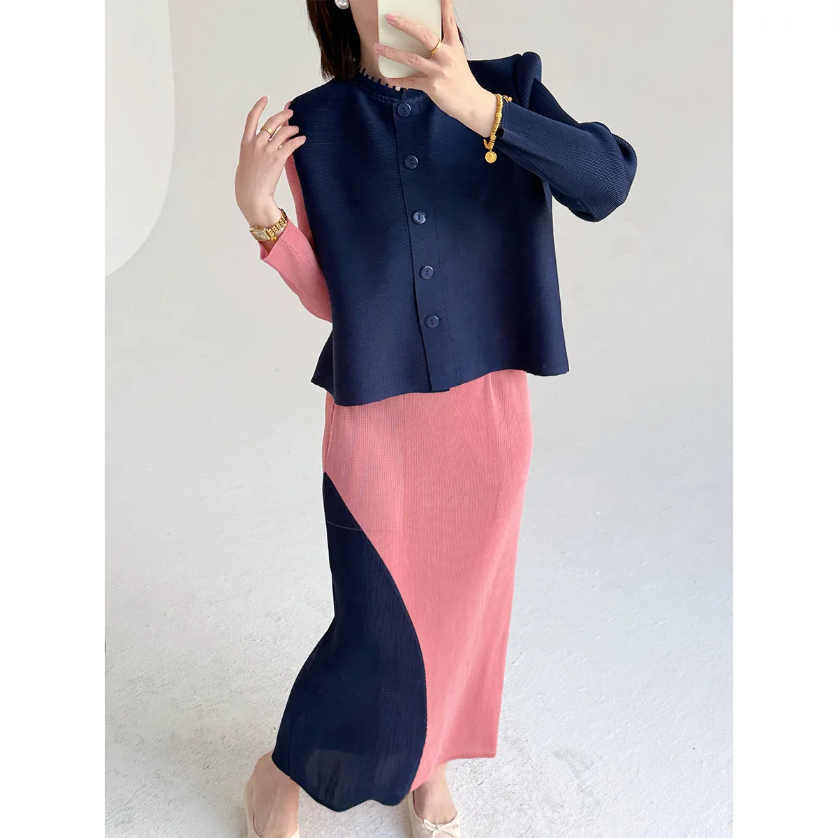 

Miyake Pleated 2026 New Old Money Style Color Blocking Long-sleeved Elegant Cardigan Top Women Pleated Half Skirt Two-piece Set