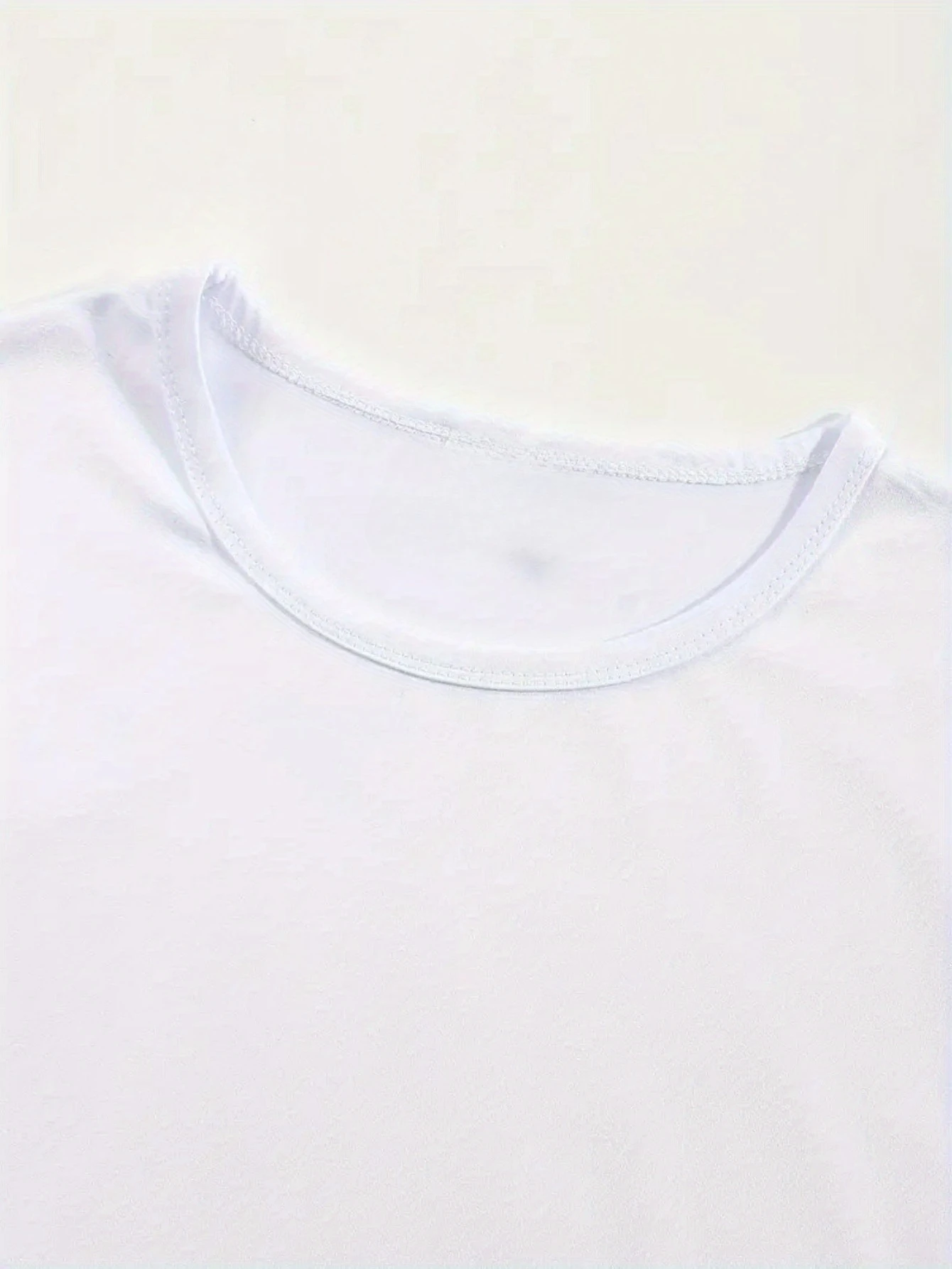 Wygodna damska koszulka casual z geometrycznym nadrukiem kotwicy, okrągły dekolt, krótki rękaw, swobodny top na lato.