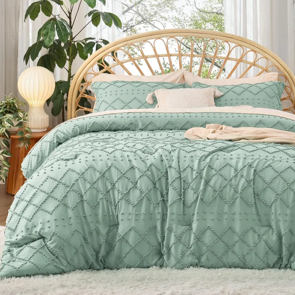 

Bedsure Comforter Set, 3 Pieces Farmhouse Bed Set for All Seasons, Fluffy Soft with 2 Pillow Shams, Easy Care, Bed Cover