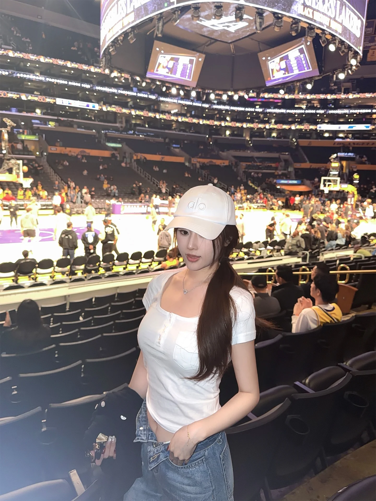 

Свободная однотонная льняная футболка с U-образным вырезом, повседневная женская футболка с коротким рукавом, дышащая и удобная.