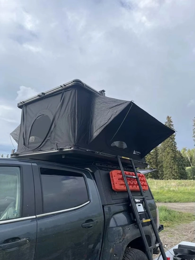 Factory Direct 2026 Overlanding Waterproof  Triangle Clamshell Hard Shell Aluminum Car Rooftop Tent  Roof Top Tent for Sale