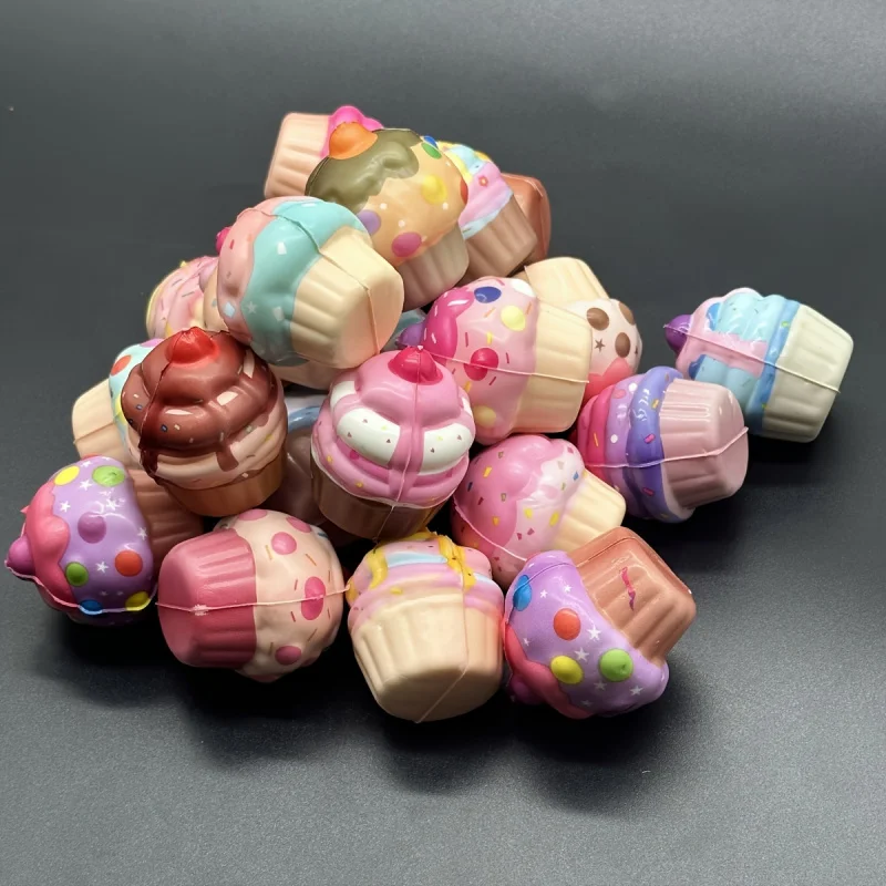 20szt Mini Cake Squishy Toy Boże Narodzenie Święto Dziękczynienia Nowy Rok Party Ulubione prezenty Dekoracje domu Słodki deser Zabawki Gry Nagrody F
