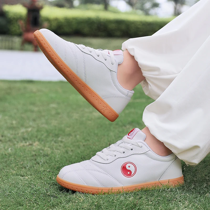 أحذية الكاراتيه التايكوندو المقاومة للاهتراء قابلة للتنفس الكونغ فو المهنية تاي كوون دو فنون الدفاع عن النفس حذاء رياضة للأطفال والكبار 8822