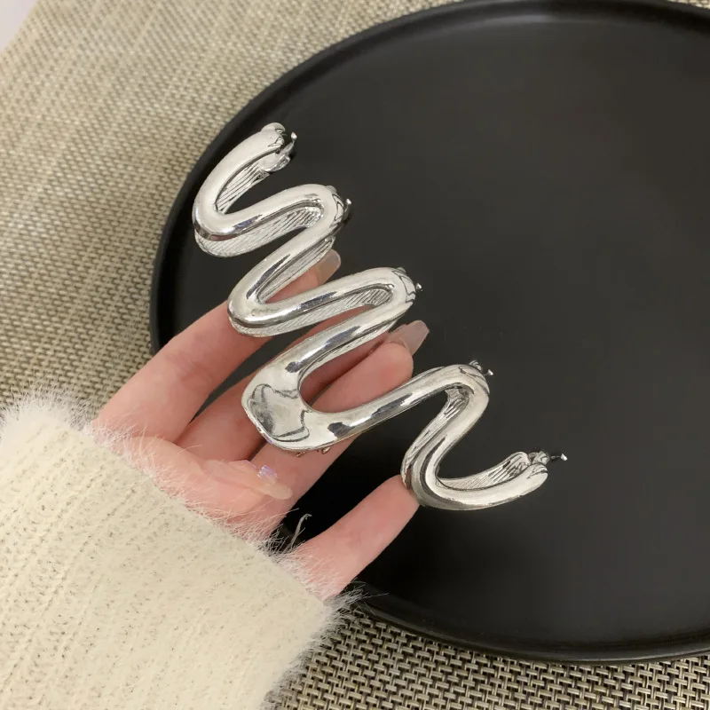 Punk Simple Vintage Gold Silver Metal Large Hair Claws for Women Accessories Shark Catches Clips Hairpin Headwear New 2023