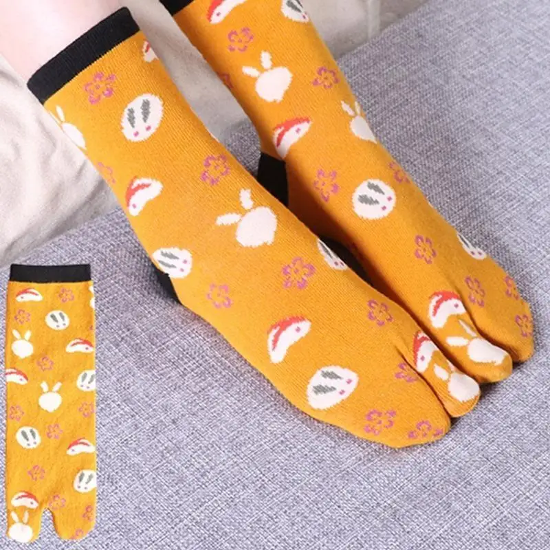 L38E Japanese Women Split Toe Kimono Socks Cartoon for Cat Floral Bunny Print 2 Finger Flop Sandal