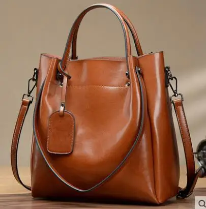

Leather Shoulder Bag for Women Large Capacity Soft Casual Handbag in Waxed Cowhide Leather