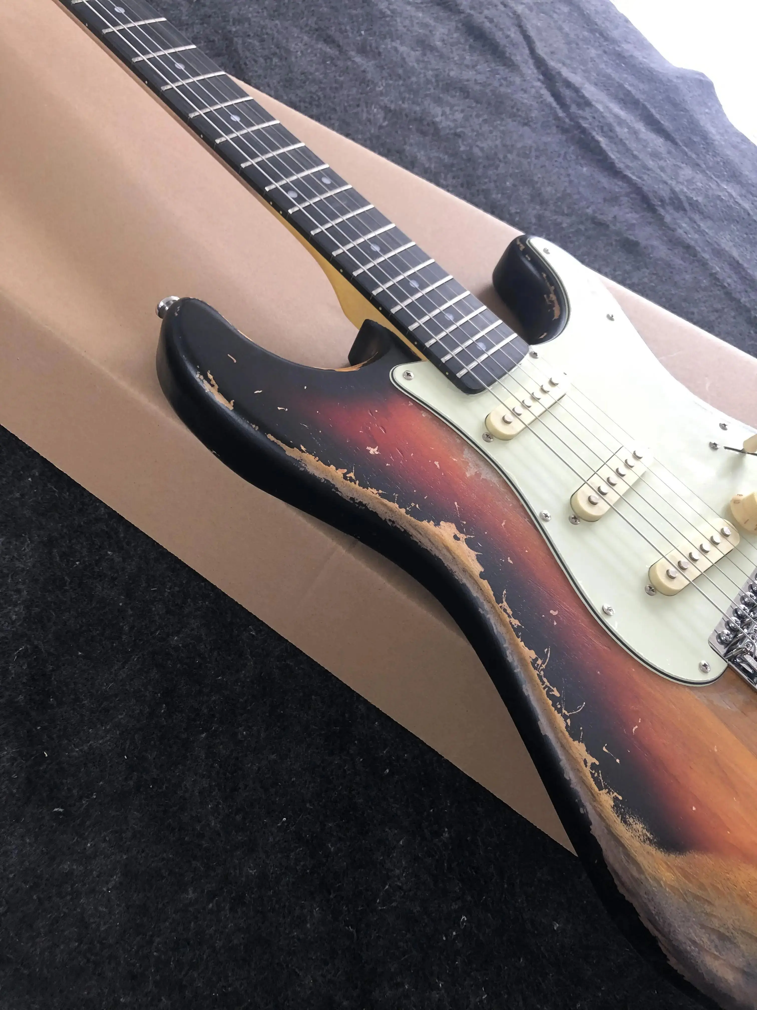 Heavy Relic Sunburst Color Alder Maple Neck Rosewood Replica Guitars High Quality  Guitar Custom Instrument Musical