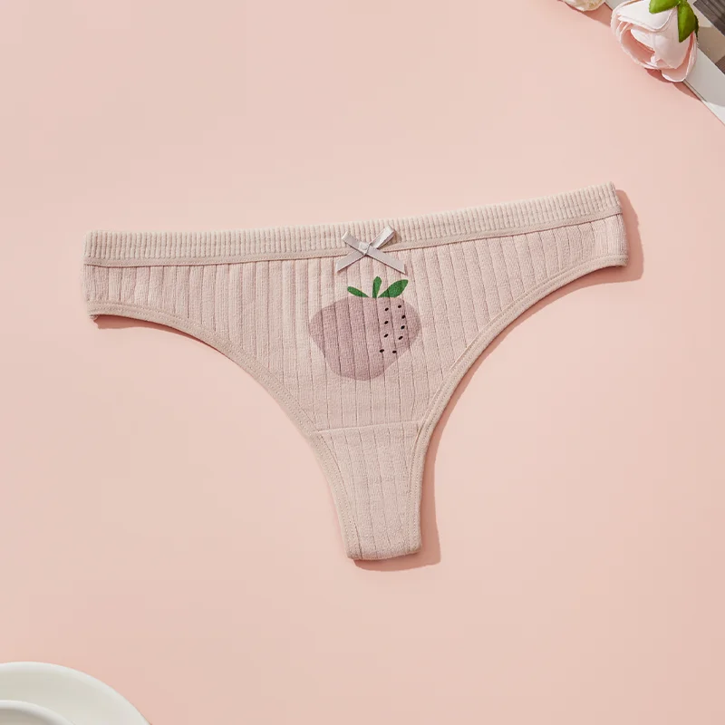 5 عبوات من القطن اللطيف للنساء سراويل داخلية مثيرة بنمط زهرة الفراولة منخفضة الخصر مريحة وناعمة