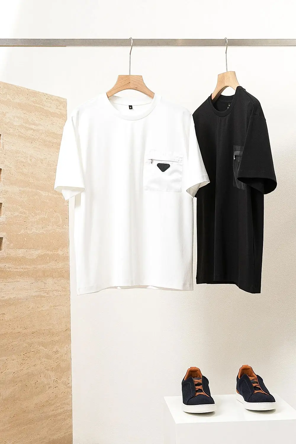 

Summer Men's Casual Pure Color ort Sve T-irt Silk Luster Cotton Lightweight Comfortable Faion Urban Sle Tee