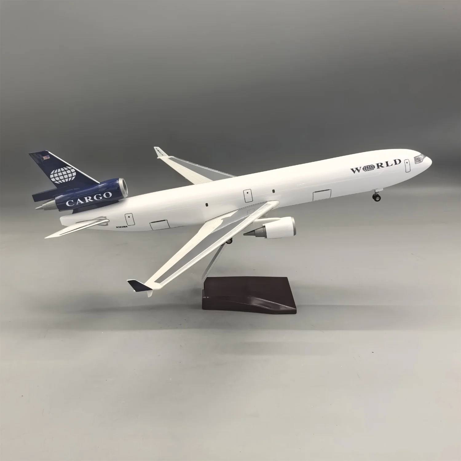 MD11 Plane Model 47CM world cargo Collectible airplane resin With Wheels Souvenir Hobby Collection gift By Aviation