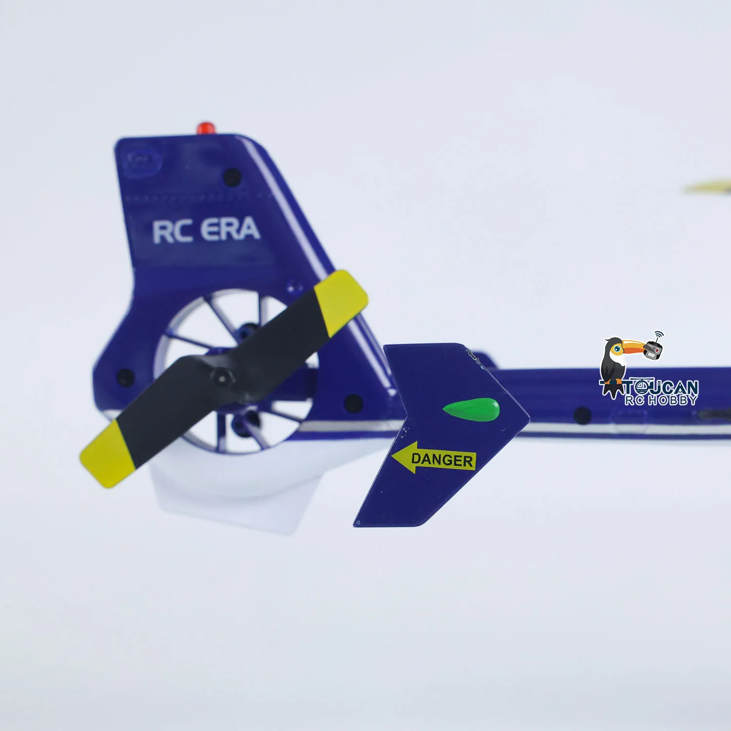 RC ERA C187 원격 제어 헬리콥터 자이로 스코프 안정화 고도 홀드 충전기 EC135 모델 항공기 초보자 친화적 인 장난감