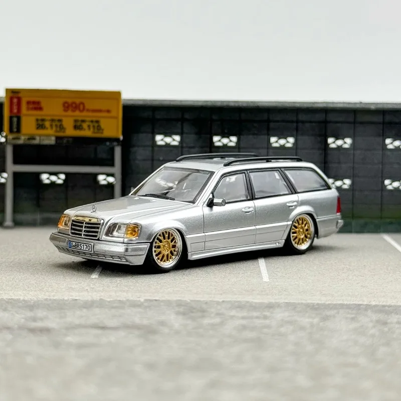 Dodelijke Schaal 1/64 Mercedes Benz S124 Wagon Gelegeerd Speelgoed Motorvoertuig Diecast Metalen Model Geschenken