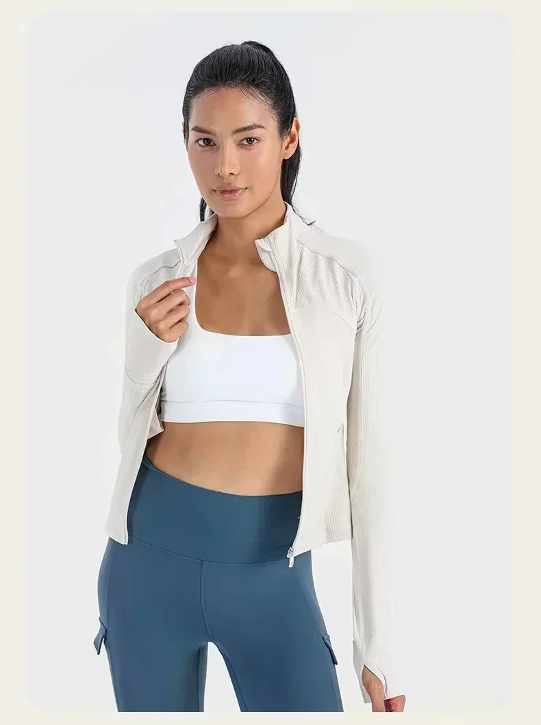 سترة رياضية نسائية مضلعة مقصوصة برقبة واقفة، سترة رياضية خارجية خفيفة الوزن ومسامية وعالية المرونة للياقة البدنية واليوجا