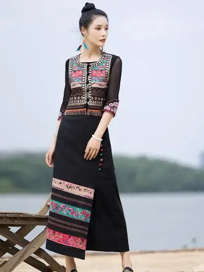 Chinese Ethnic Style Women's Retro Black Buttocks Wrapped Cotton Linen Embroidery One-step Skirt Set