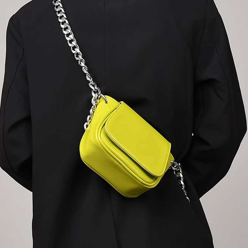 

2023 Women Crossbody Bag Mini Small Metal Chain Saddle Chic Bag Summer Female Bag Retro Fashion