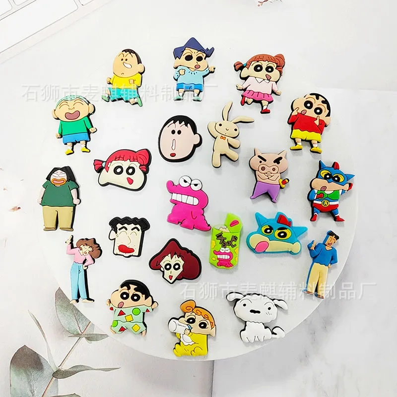 Juego de dijes de silicona para zapatos, accesorios de Croc de Anime, Crayon Shin-chan, regalo de x-mas, agujero de pulsera, decoración de