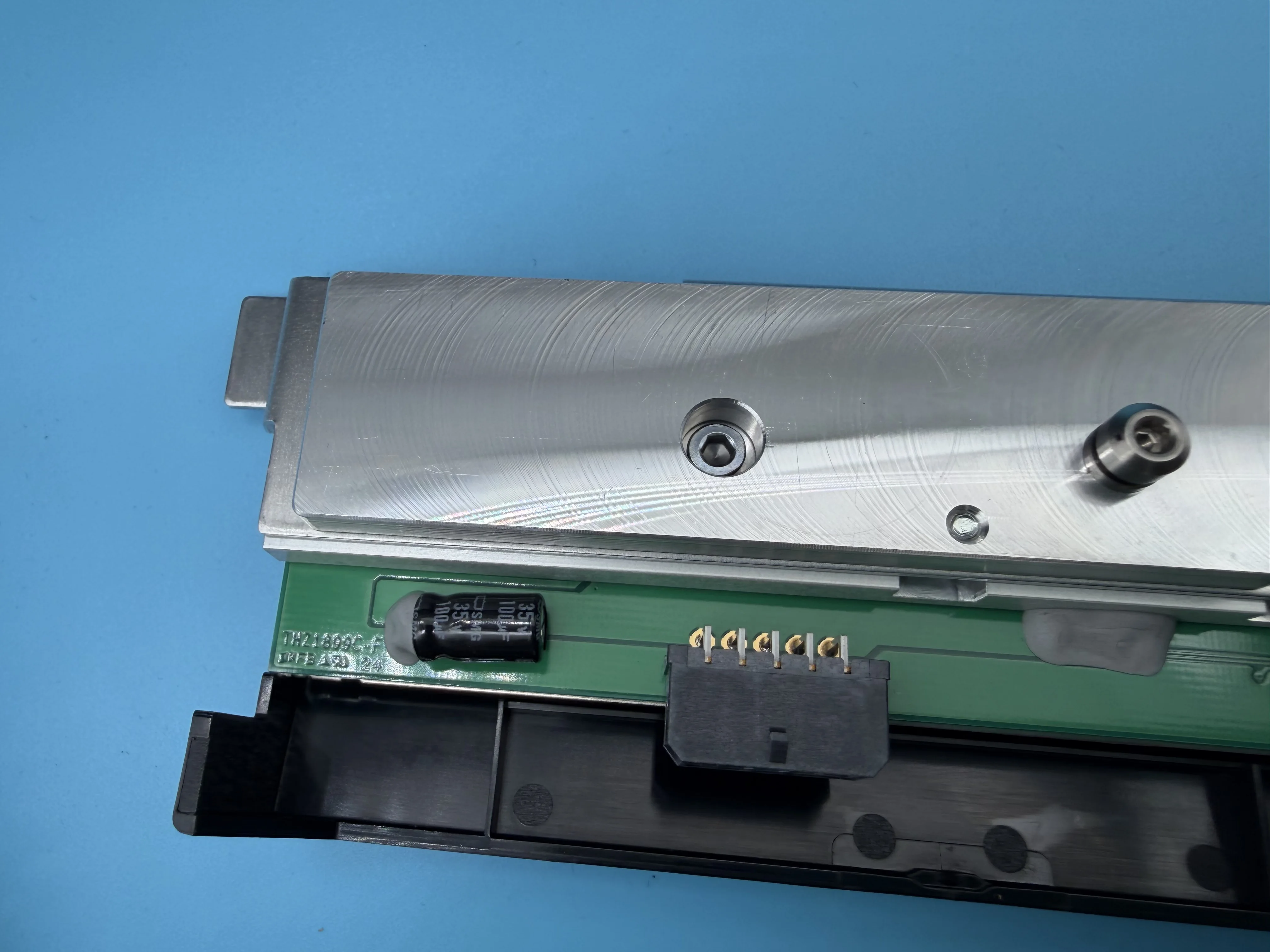 

P1058930-011 Barcode printer head zt-410 ZT411 New original barcode printhead For ZM400 ZT410 ZT411 600DPI Printhead