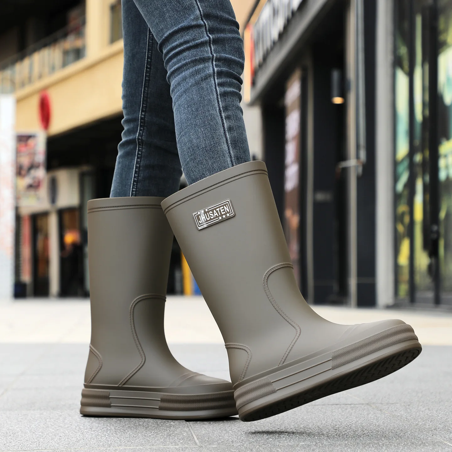

Fashionable Woman's Rain Boots Black Mid-high Rain Boots Windproof Girdle Women's Rubber Shoes High-top Thick-soled Wading Boots