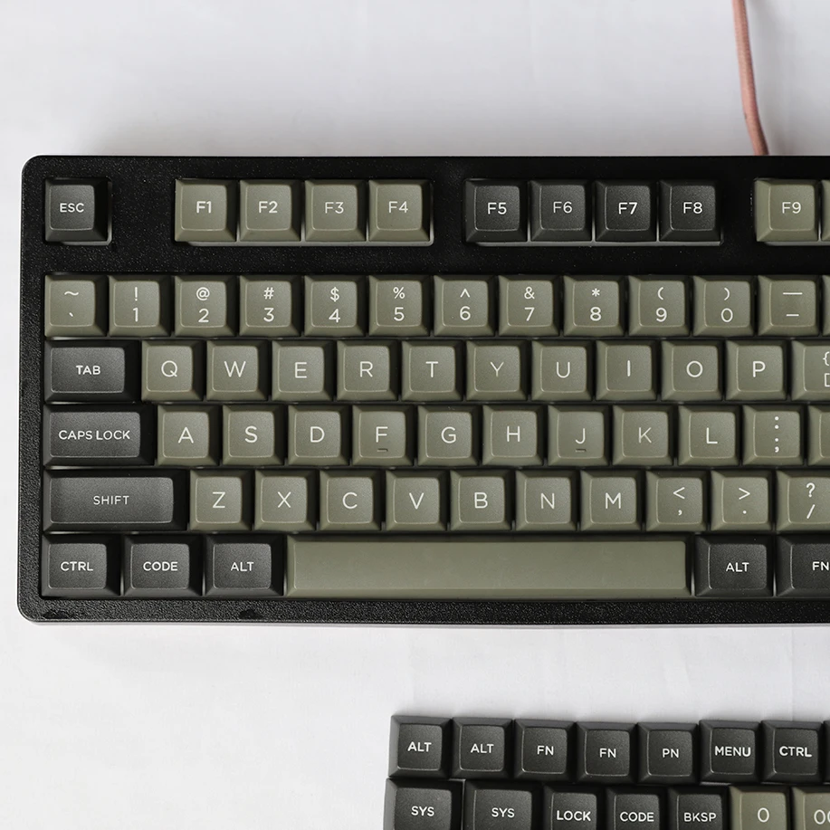 Une variété de capuchons continent PBT gravés DSA bicolores