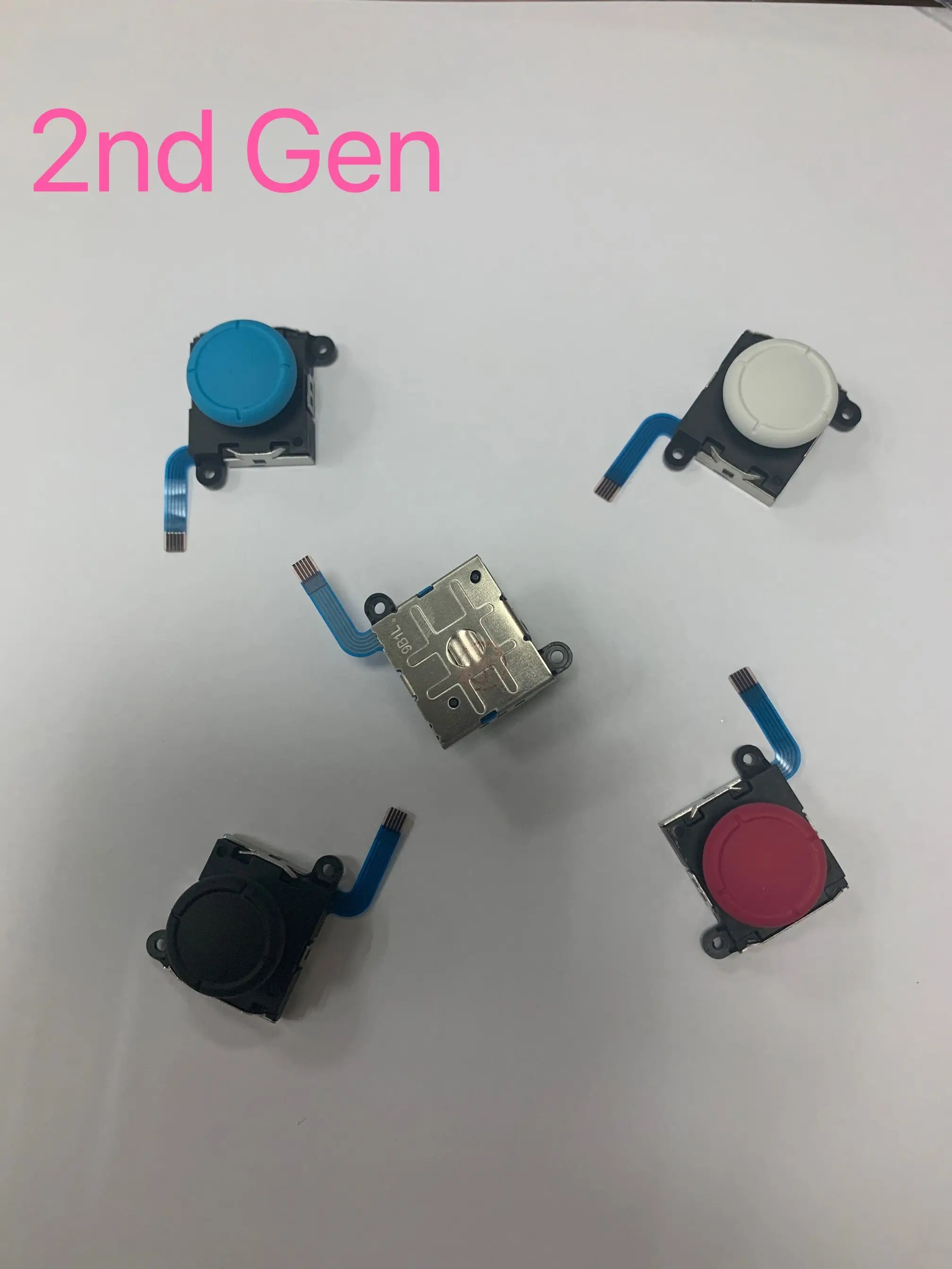 2nd GEN الأصلي جديد 1 زوج = 2 قطعة لنينتندو سويتش Ns لايت وحدة التحكم Joycon لوحة ألعاب تحكم ثلاثية الأبعاد عصا التحكم التناظرية الروك زر