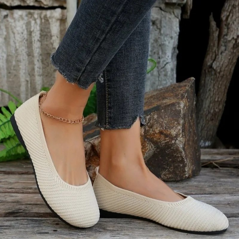 Mocassins de malha respirável para mulheres, sapatos lisos, sapatos Lolita, cor sólida, tênis slip-on, conforto raso, novo, 2024