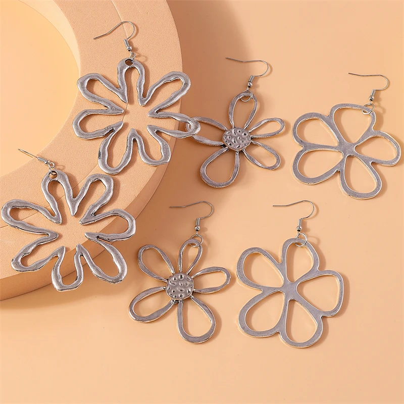 Übertriebene Metall-Ohrringe mit Großen Hohlen Blumen für Damen und Mädchen, Party- und Festival-Schmuck, Geschenke – Detail 5