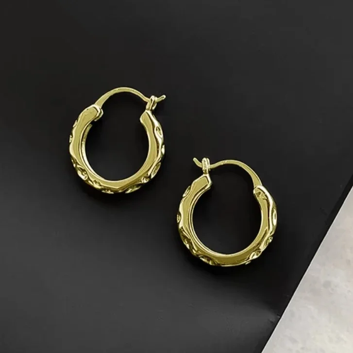 

Настоящее серебро 925 пробы, нерегулярные геометрические серьги-кольца для женщин, легкие роскошные ювелирные изделия, минималистичные модные аксессуары