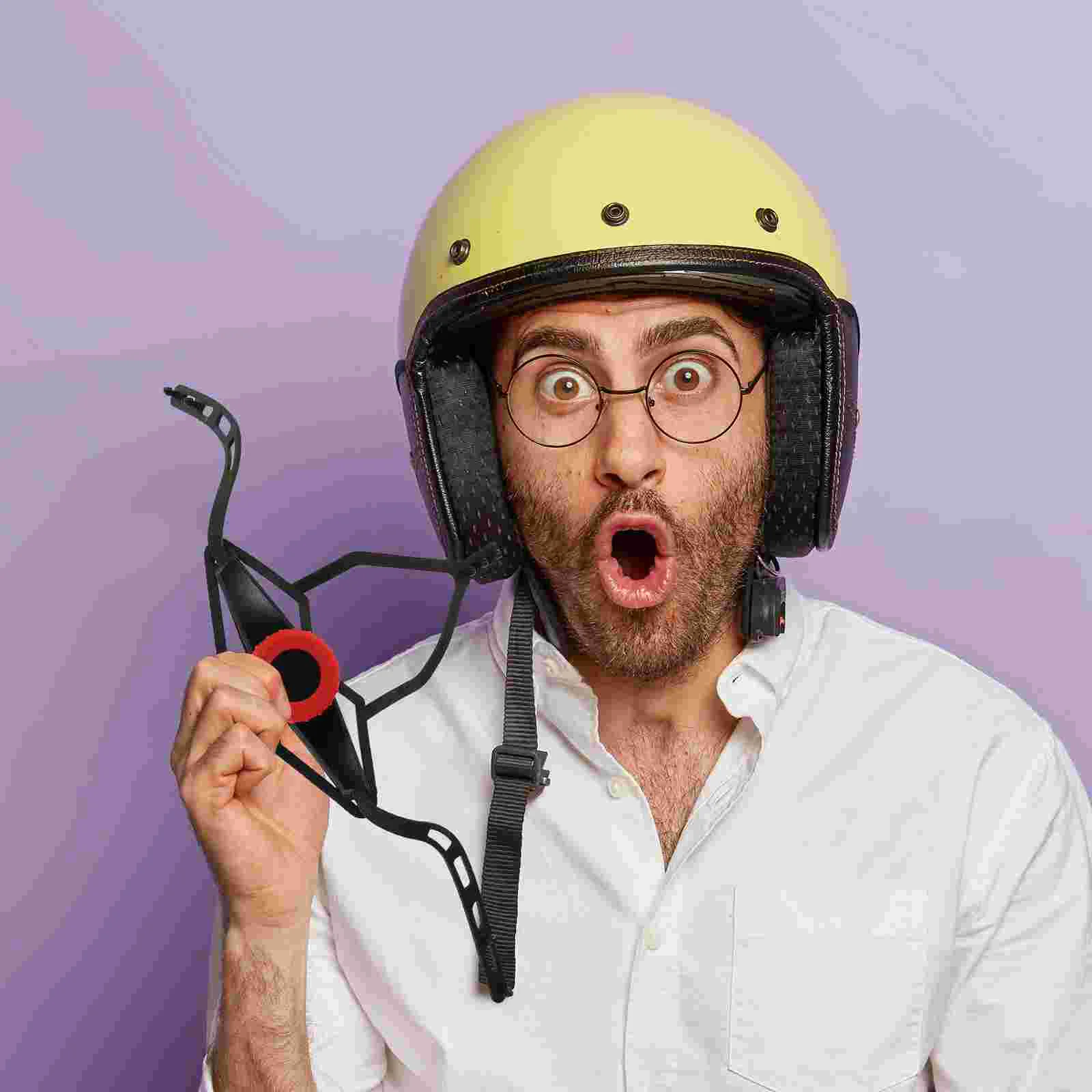 ขี่จักรยานหมวกแข็งอุปกรณ์เสริมเข็มขัดเดินทางไม้แขวนเสื้อพลาสติกปรับสายรัดด้วยปุ่ม