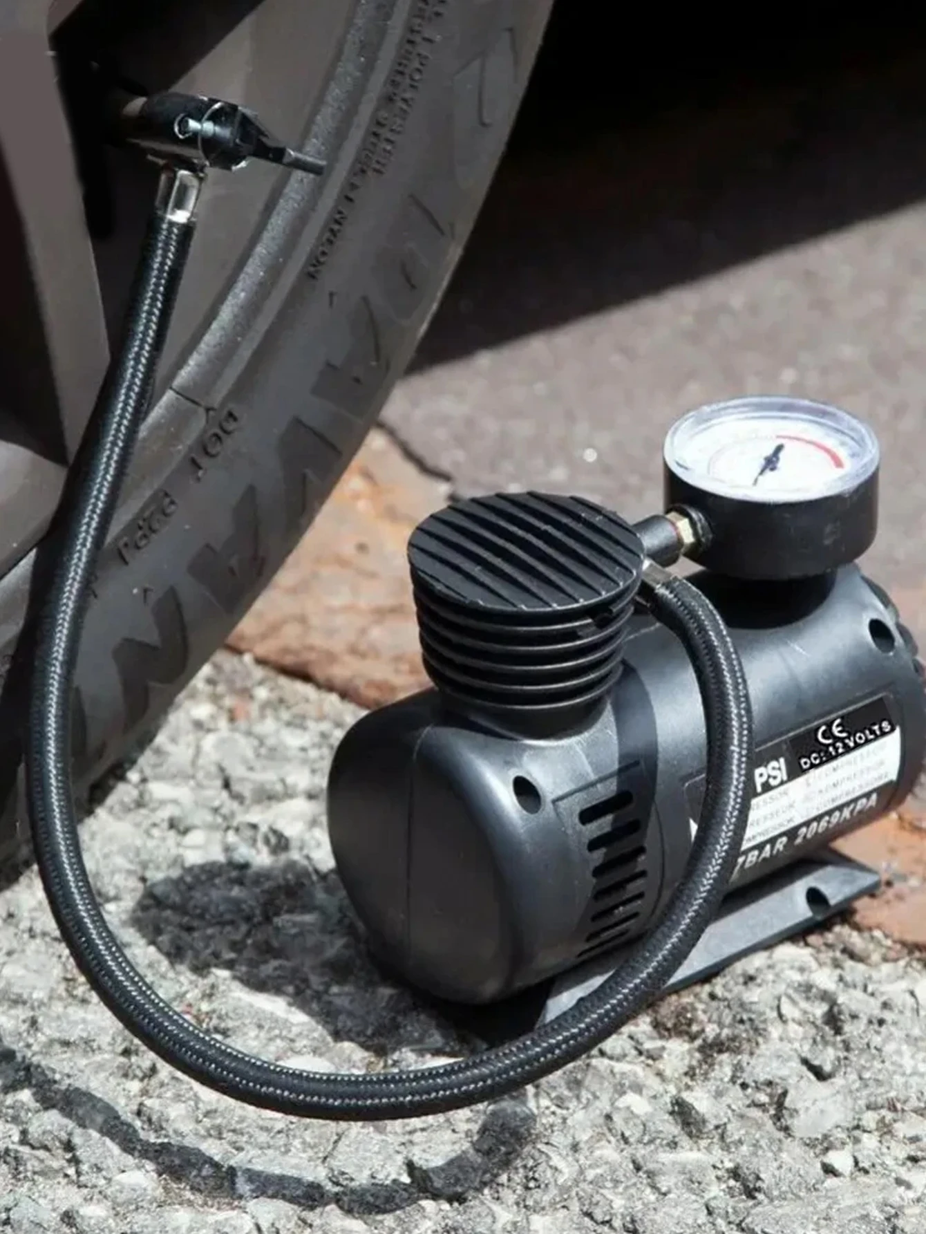 Portable Car Electric Air Pump 12V 300PSI Mini Air Compressor Inflator for Bicycle Tires Ball Suitable Camping Trips Car Tools