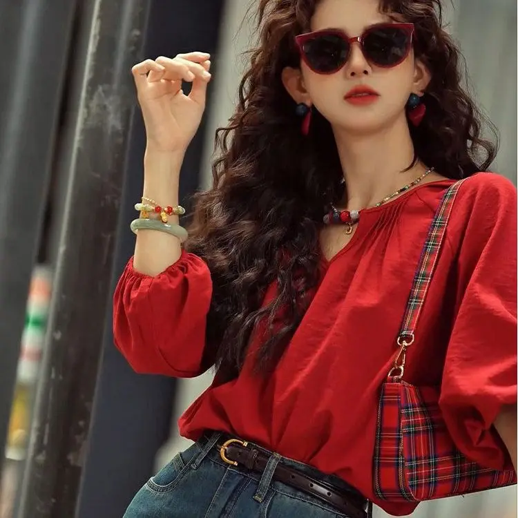 

Ретро-красный топ Svel из полиэстера для женщин, осень 2025, новинка, однотонный, высококачественный, легкий, повседневный, стильный...