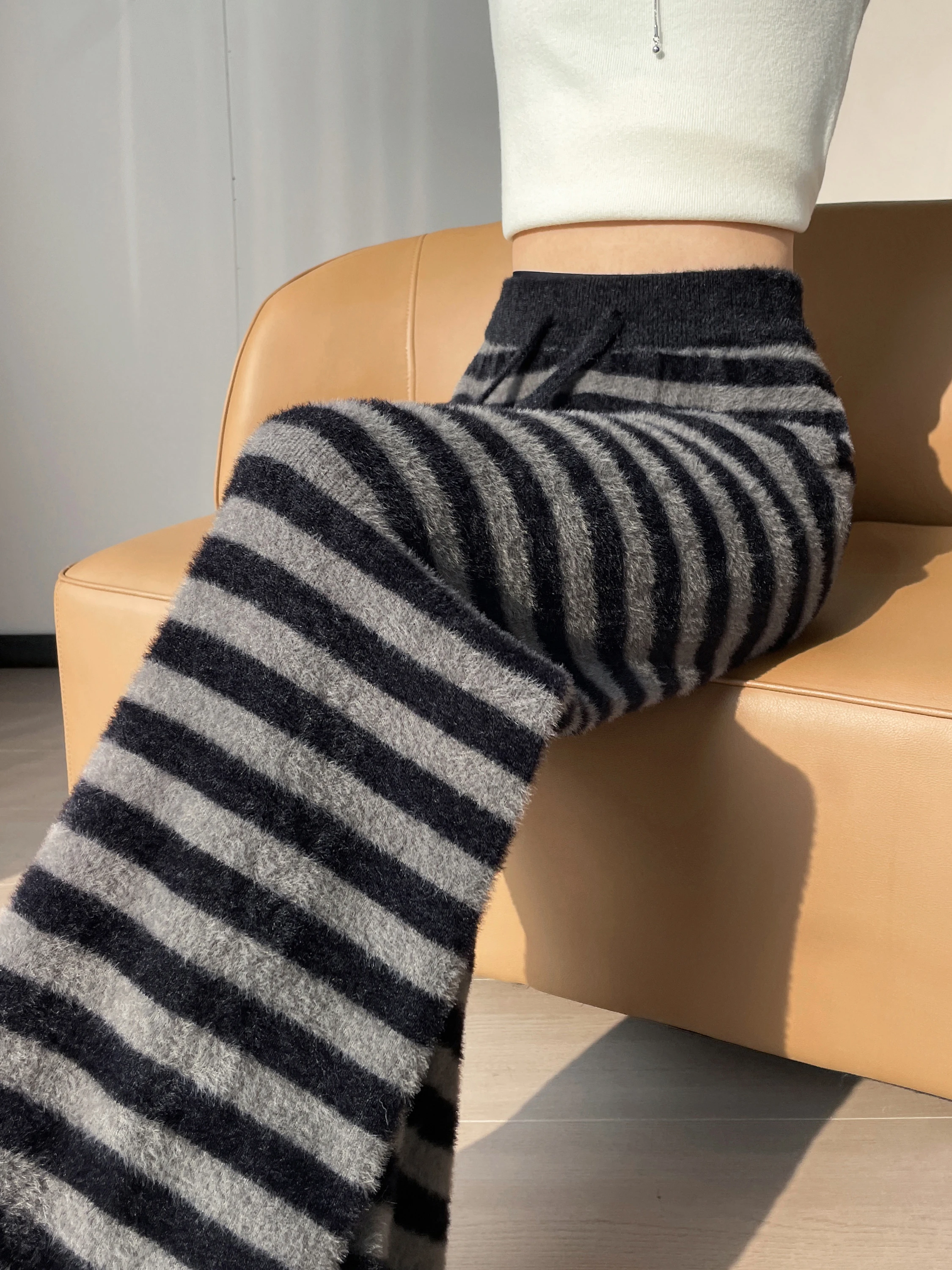 بنطلون نسائي واسع الساق بخصر مرتفع، موديل جديد للخريف والشتاء، فضفاض وانسيابي، بنطلون كاجوال من المخمل المخطط بطول كامل